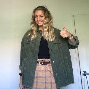 Meet your Posher, Cassandra